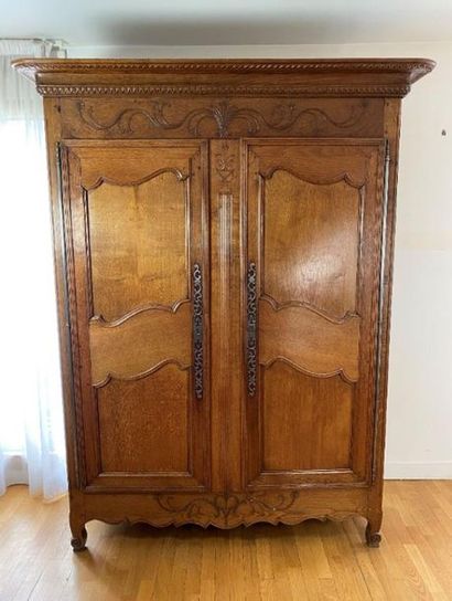 null Blond oak cupboard.

Nineteenth century.


High. 216 cm - Width: 170 cm - Depth:...