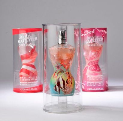 null JEAN-PAUL GAULTIER (années 1990 - 2000).


Classique pour femme.


Trois flacons...