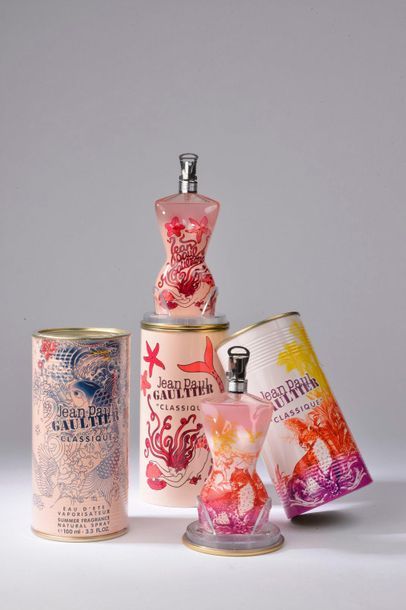 null JEAN-PAUL GAULTIER (années 1990 - 2000).


Classique pour femme.


Trois flacons...