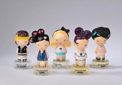 null HARAJUKU.


Ensemble comprenant 5 flacons figurant chacun une poupée japonaise...
