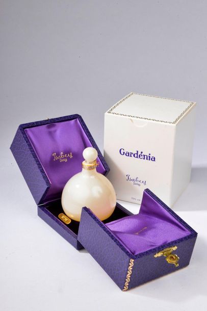 null ISABEY.


Gardénia (années 1990).


Flacon perle contenant 50 ml d'extrait,...
