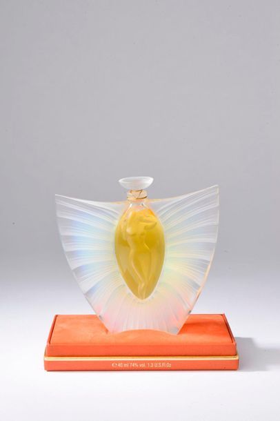 null LALIQUE PARFUMS.


Sylphide (2000).


Flacon en cristal incolore et opalescent...