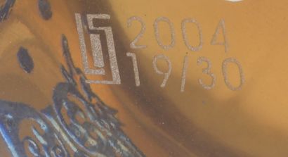 null SERGE LUTENS.


Chêne (années 2000).


Flacon en verre incolore richement gravé,...