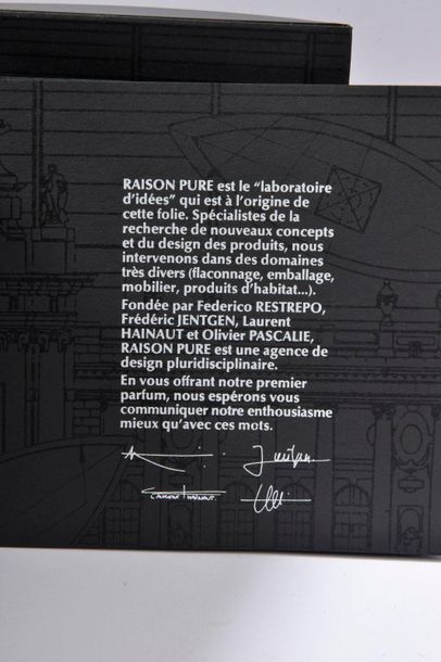 null RAISON PURE INTERNATIONAL (Federico Restrepo, 1988).


Grand Palais.


Élégant...