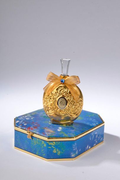 null CHANTAL DE ROSNAY (années 1990).


Flacon collection en verre doré à l'or fin...