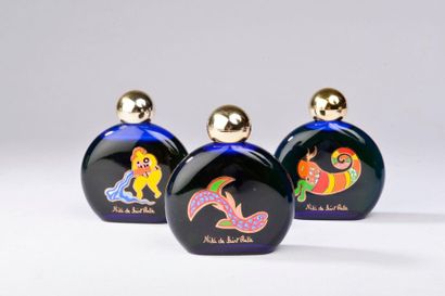 null NIKI DE SAINT PHALLE.


Eau défendue (années 1990).


Trois flacons émaillés...