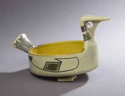 null Dominique GUILLOT (XXe siècle).

Coupe en céramique jaune moucheté et vert formant...