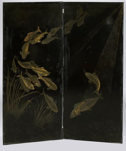 null Jean DUNAND (1877-1942).

Paravent « Carpes » à deux feuilles en laque noire....
