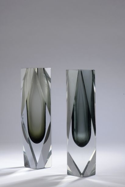 null Flavio POLI (1900-1984) pour les ateliers SEGUSO à MURANO.

Deux vases en verre...