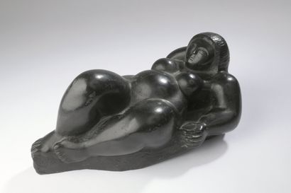 null Antoniucci VOLTI (1915-1989).

Femme nue allongée.

Bronze à patine noire signé,...