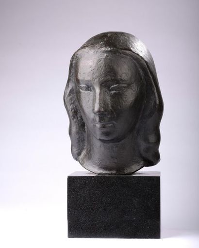 null Marcel GIMOND (1894-1961).
Tête de femme au voile. 
Bronze à la cire perdue...
