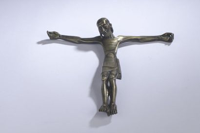 null Jean LAMBERT-RUCKI (1888-1967).
Christ en croix.
Bronze à patine dorée signé...