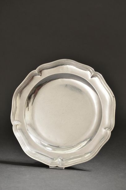 null Circular dish with five contours enhanced with silver fillets (arms crossed...