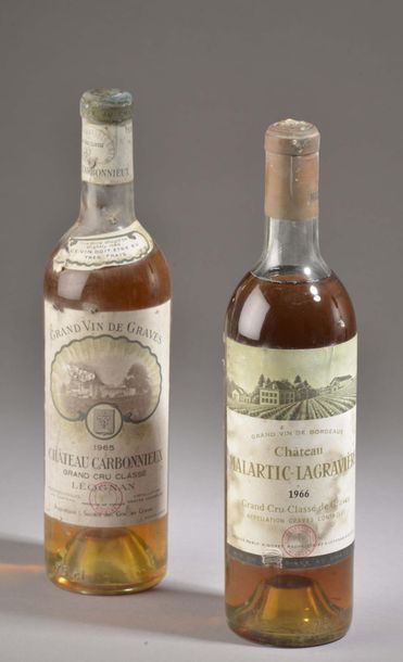 null 2 bouteilles BORDEAUX BLANC (Carbonnieux 1965 ets, B, couleur correcte; Malartic...