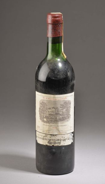 null 1 bouteille Château LAFITE-ROTHSCHILD, 1° cru Pauillac 1976 (els, elt, LB) 