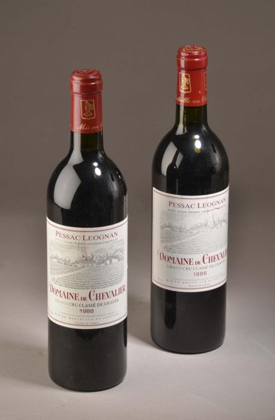 null 2 bouteilles DOMAINE DE CHEVALIER, Pessac-Léognan 1986 1988 (elt) 
