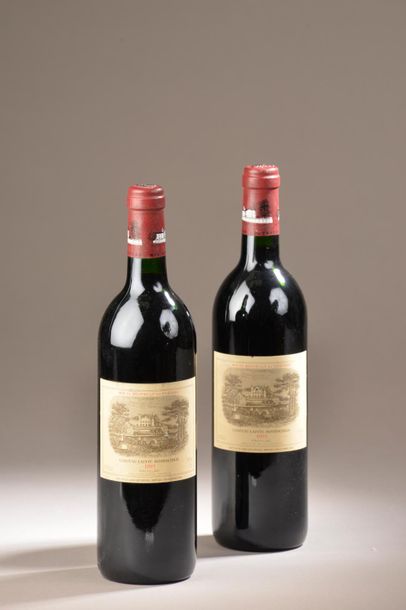null 2 bouteilles Château LAFITE-ROTHSCHILD, 1° cru Pauillac 1993 (etlt, 1 etla)...