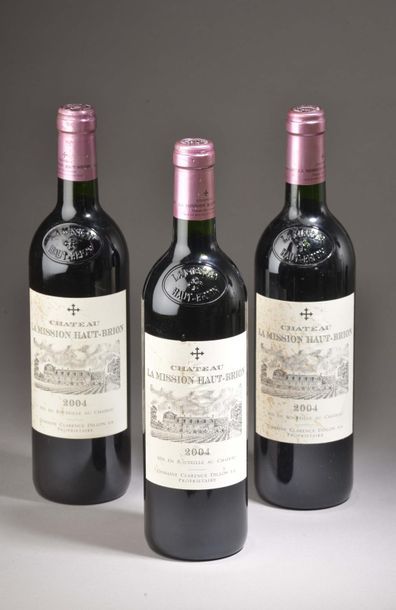 null 3 bouteilles Château LA MISSION-HAUT-BRION, Pessac-Léognan 2004 (ett) 