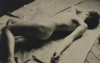 null *Willy Kessels (1898-1974)
Études de nus féminins, c. 1930-1950. 
Nus allongés....