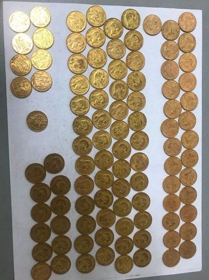 null Cent pièces en or de 20 Francs comprenant:
- Vingt-sept "Coq Marianne", signés...