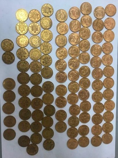 Cent pièces en or de 20 Francs comprenant:
-...