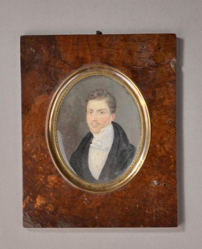 null École française du XIXe siècle.
Portrait d'homme à la moustache.
Miniature à...