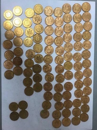 null Cent pièces en or de 20 Francs comprenant:
- Soixante-quatre "Coq Marianne",...