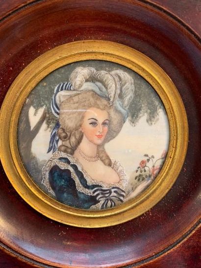 null Ecole française du XIXe siècle.
Portraits de reines et impératrices françaises.
Trois...