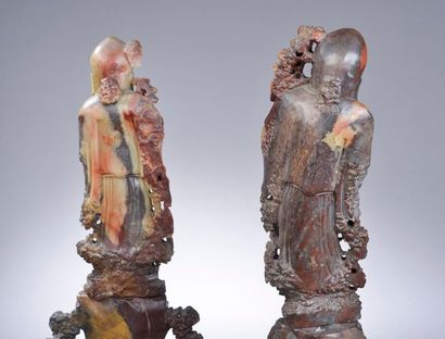 null Ensemble d'objets du XXe siècle comprenant : 
 - deux statuettes en pierre de...