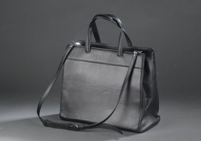 null Set of three bags: 

- GUESS.

Evening bag worn on the shoulder in black leather...