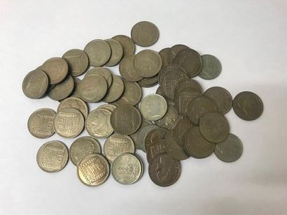 null Cinquante pièces de 10 Francs en métal de 1948. 
