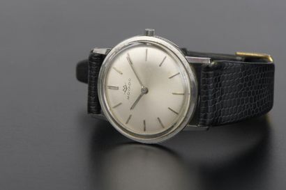 null MOVADO
Montre bracelet d'homme en acier, le boîtier circulaire au cadran argenté...