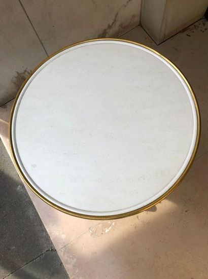 null 5 terrace pedestal tables, the tray in white lacquered wood with a brass ring,...