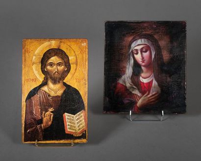 null Deux icônes représentant le Christ, l'une en forme de croix orthodoxe.
Chromolithographie...