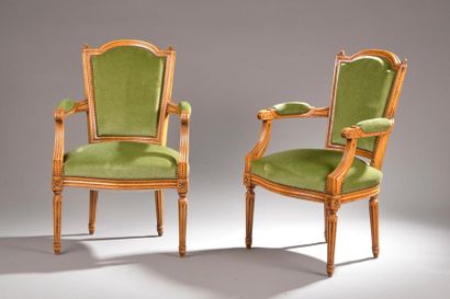 Pair of cabriolet armchairs in moulded and...