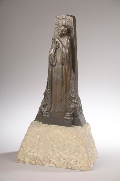 null Maxime REAL DEL SARTHE (1888-1954).



Jeanne d'Arc en prière sur le bûcher.



Bronze...