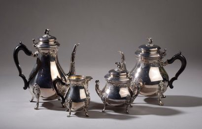 null Plain silver plated metal tea service with a decoration of rocaille staples,...