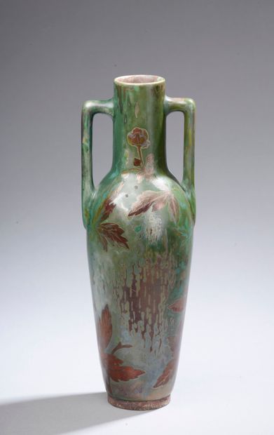 null Edmond LACHENAL (1855-1930).





Vase à long col en faïence métallique à décor...