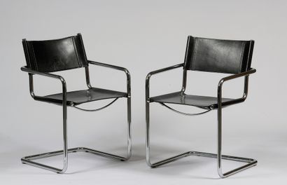 null 
D'après Marcel BREUER (1902-1981), éditions Matteo Grassi. 

Paire de fauteuils...