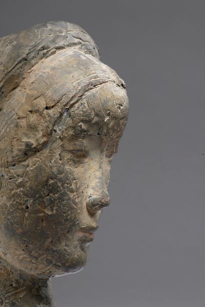null 
VU CAO DAM (1908-2000). 

Head of a young woman. 

Patinated terracotta signed...