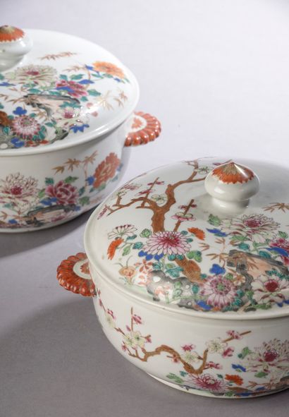 null 
CHINA, Compagnie des Indes - 18th century.





A pair of covered round bouillons...