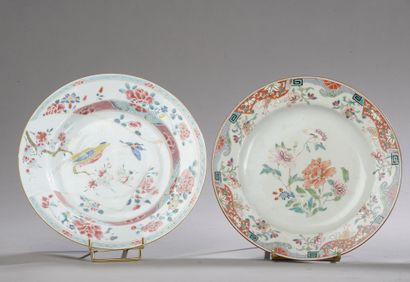 null CHINA - Compagnie des Indes, 18th century.

Four porcelain plates with enamelled...