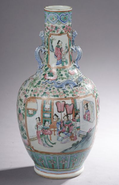 null CHINA - 19th century. 

Porcelain baluster vase with enamelled decoration in...