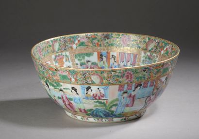 null CHINA - 19th century.

Canton porcelain punch bowl with enamelled decoration...