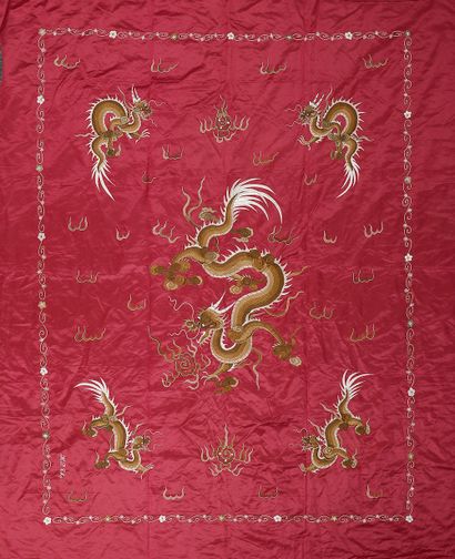 null VIETNAM - Early 20th century.

Large rectangular panel in red silk with embroidered...