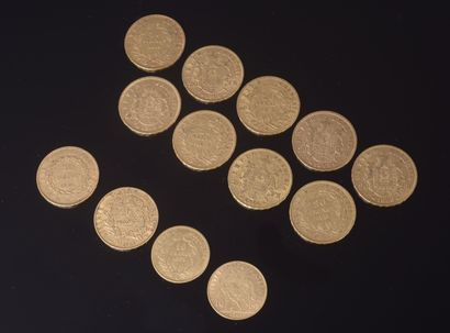 null 
Ensemble de treize pièces en or comprenant:


- Neuf 20 Francs français, "Napoléon...