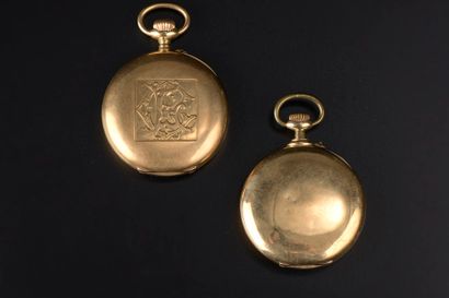 null Set of two 18k yellow gold pocket watches, one with a plain back, the second...