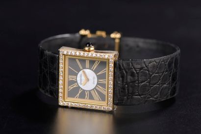 null CHANEL.

Ladies' wristwatch, "Mademoiselle" model, the square case in 18k yellow...