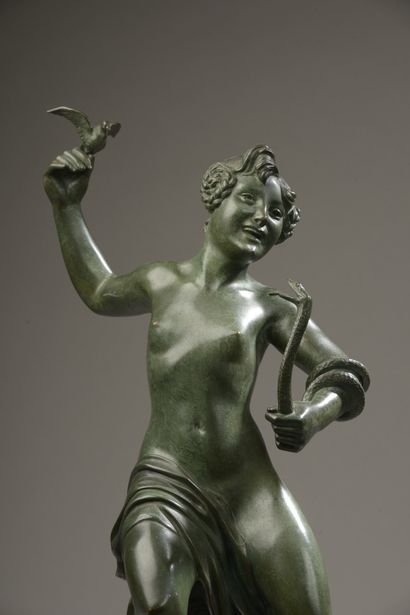 null Robert BOUSQUET (1894-1917).

Danseuse au serpent et à la colombe.

Bronze à...