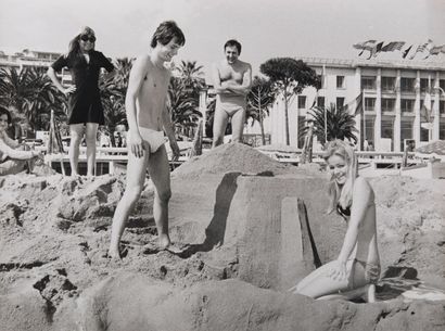 null PERSONNALITÉS - FESTIVAL DE CANNES

Festival de Cannes 1970 : Monica Vitti et...